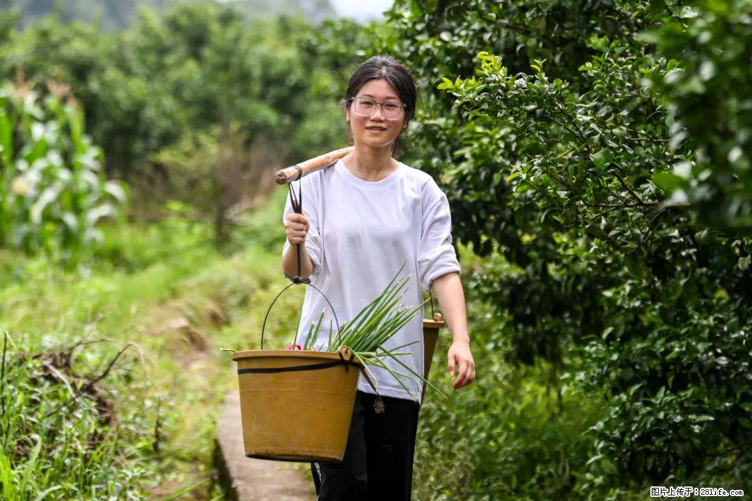 全网追的“扁担女孩”，找了一份暑假工，时薪12元 - 防城港生活资讯 - 防城港28生活网 fcg.28life.com